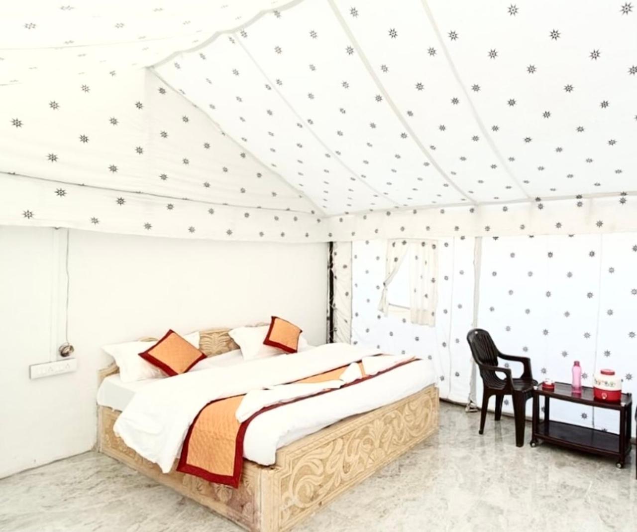 The Saffron Desert Camp Jaisalmer Exterior foto